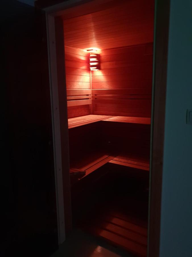 Hotel Coliber Klobuck Экстерьер фото